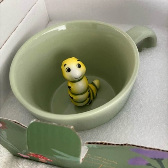 NEW in Box 3D Caterpillar mug coffee cup green monarch butterfly - Picture 4 of 7